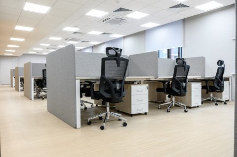 Розеточный блок DESK PRO G4703-2AC — в интерьере